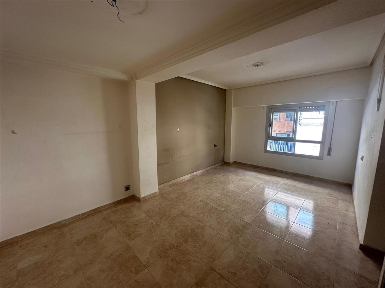 Salón amplio y luminoso del piso en Santa Rosa